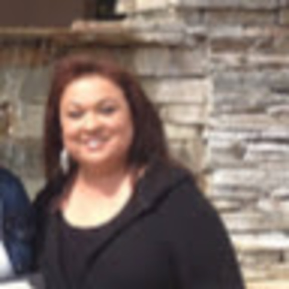 Meet your Posher, Michelle - Picture 1 of 1